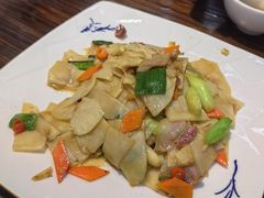 -民间瓦缸煨汤館(嵩山路店)
