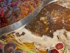 -茅草房·河畔园林火锅