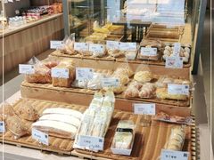 -顶东面包花园·生日蛋糕(世博店)