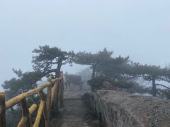 -罗田薄刀峰风景区