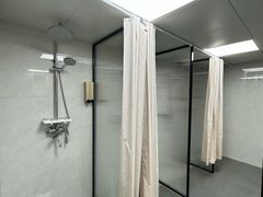 -蓝海豚游泳俱乐部(南京西路店)