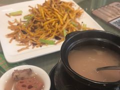 -莲餐厅·湖北菜·潜江小龙虾店(愚园路店)