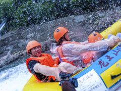 -安吉龙王山峡谷漂流