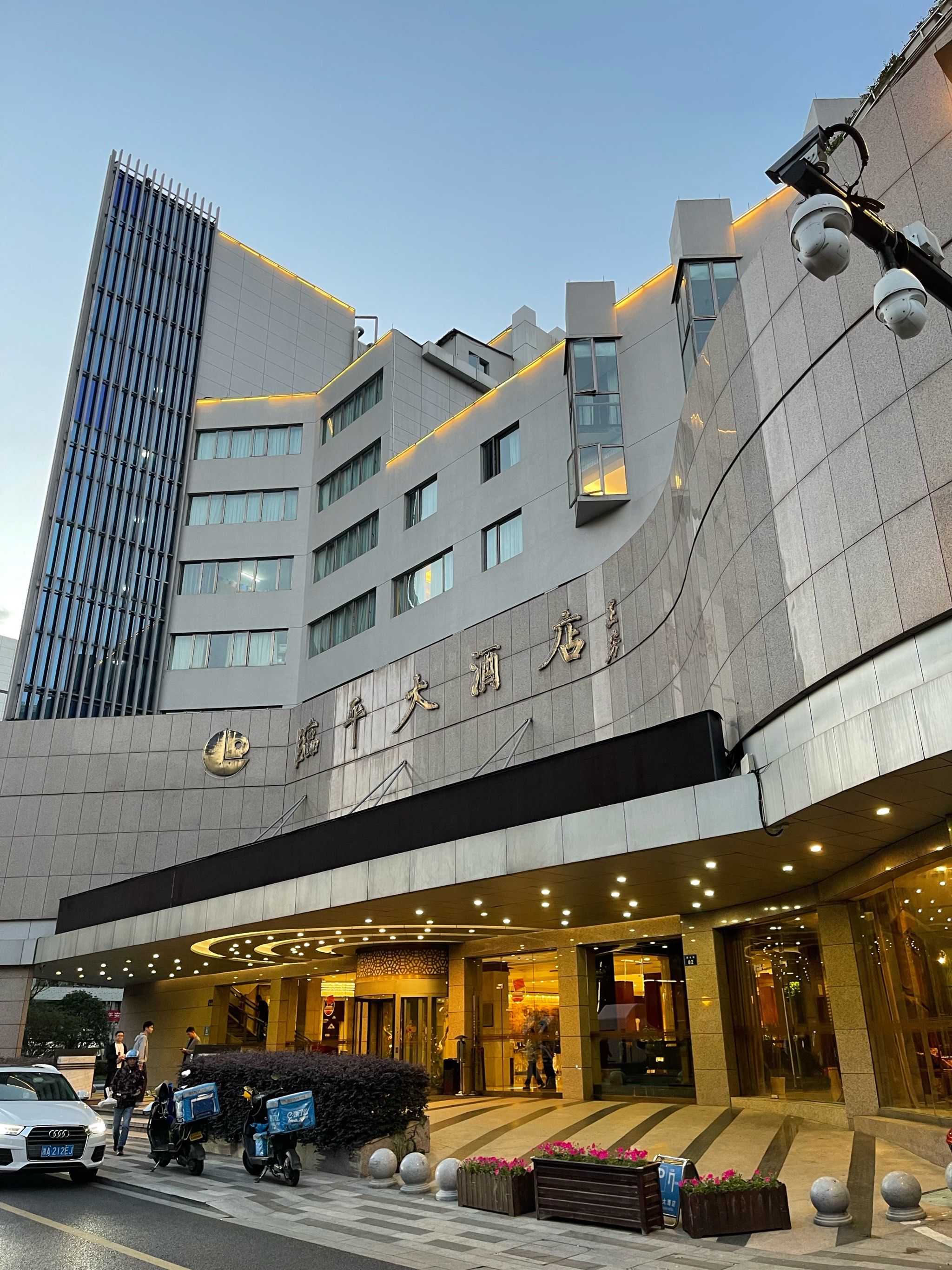 临平老牌大酒店,地段无敌,装修也不错#0元玩转这座城