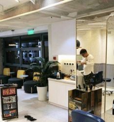 -PE SALON