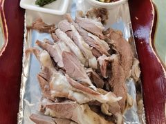 手抓羊肉-那达慕蒙古风味酒楼