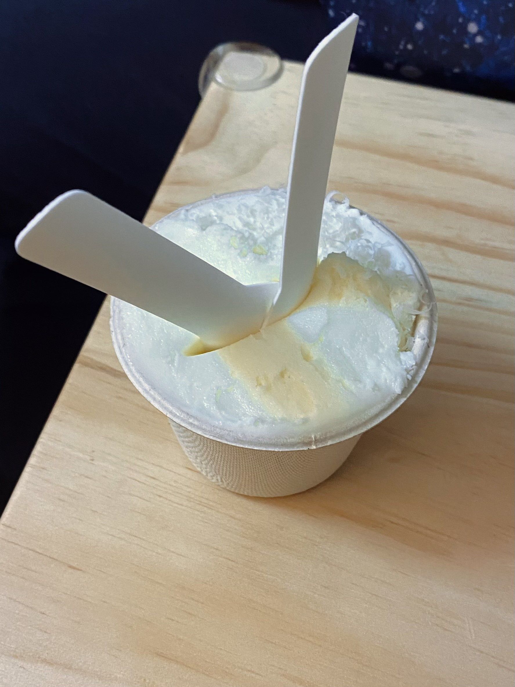 白色的冰淇淋究竟什么味道?