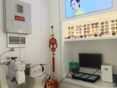 -新视达眼镜店·蔡司·依视路(名镜苑店)