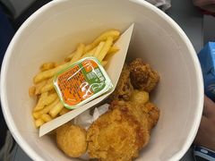 -麦当劳(上海虹桥站30B检票口楼上)