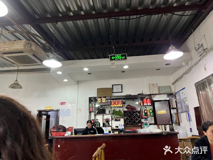 龙顺园麻辣香锅(机场店)图片