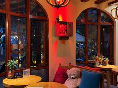 -月亮眼花园餐厅书吧酒吧