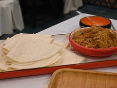 土豆丝配饼-乡村馕坑肉·烧烤·新疆菜·本地人更爱吃(阿勒泰首店)