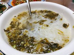酸菜粉丝汤-洪霞餐馆