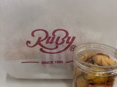 -红宝石·鲜奶小方·海派西点房(联洋店)