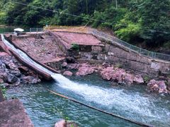 -安吉龙王山峡谷漂流