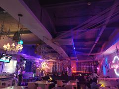 -樱花里音乐餐吧·牛扒椰子鸡(东圃店)