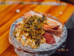-梁阿婆廿年老牌扣肉糯米饭