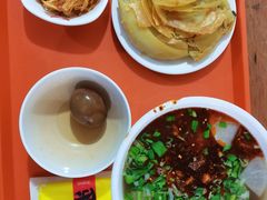 -牛一嘴·兰州牛肉面·大盘鸡(财富中心店)