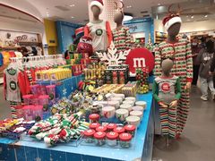 -m豆巧克力世界(上海世茂广场店)