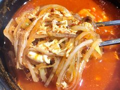 辣牛肉汤-吴草鸡爪오초닭발韩食堂(融恒盈嘉中心店)