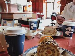 -红宝石·鲜奶小方·海派西点房(丰庄店)