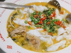 -禄鼎记·排队俩小时都要吃的酸菜鱼(石牌桥店)