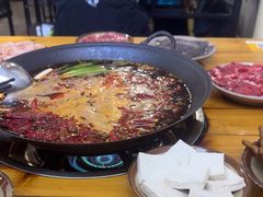 -黄潇洒老火锅(九眼桥宏济巷店)