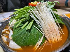 辣白菜脊骨火锅-韩香福脊骨汤锅(上杭路店)