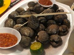 -东海岸人工湖美食村