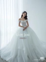 -Lady  Jane高端婚纱礼服馆