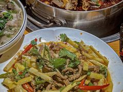 -大众跷脚牛肉馆·非遗传承单位(峨眉山店)