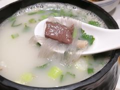 现熬羊杂汤-老碗会·陕西手工面(前海世茂店)
