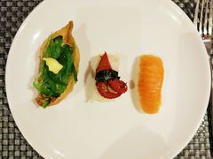 -荣誉国际酒店-云顶旋转餐厅