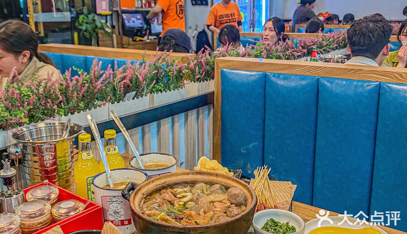 不夸张!杭州坠好吃的牛杂煲!座无虚席……