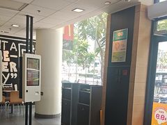 -麦当劳(假日广场店)