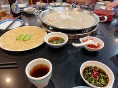 -老来福·非遗酸汤兔(凯旋路店)