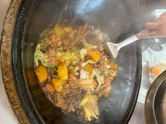 -粘豆包柴火铁锅炖