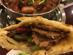 驴肉火烧-乡村驴肉馆羊蝎子