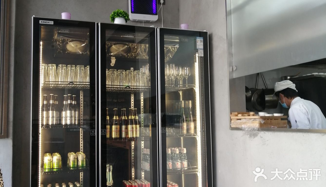 好吃的石窑面包 环境很好的餐厅店