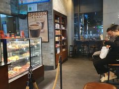 面包甜点陈列柜-星巴克(东莞塘厦万科生活广场店)