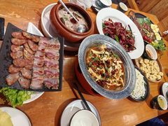 -老滇山寨•云南特色菜•地方菜•民族风情歌舞表演(金碧店)