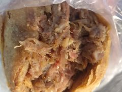 烧饼夹烧牛羊肉-老爆肚满五香烧牛羊肉