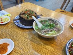 -杨三娘跷脚牛肉(羊子山西路店)