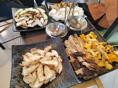 -蘑统田下·野生菌火锅