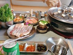 -围炉肉舍•炭烤活鳗•丹东海鲜烤肉(步行街店)