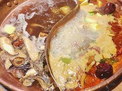 -洱火云南酸菜牛肉火锅(石景山当代商城店)