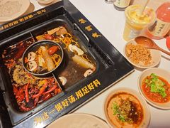 -老牌坊云南鱼豆花火锅(哈西万达店)