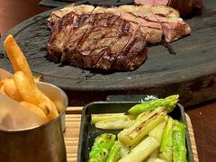 -恰餐厅及酒吧 CHAR Bar & Grill (北京丽都皇冠假日店)