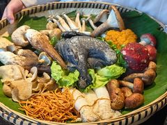 -彩云天云南餐厅