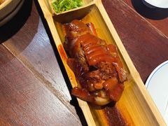 南乳扎烧—带皮肘子-大牌大·传统杭帮菜(湖滨店)